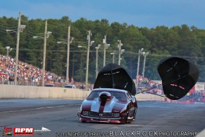 Chuck Mohn Camaro Pro Mod dropping the chutes 